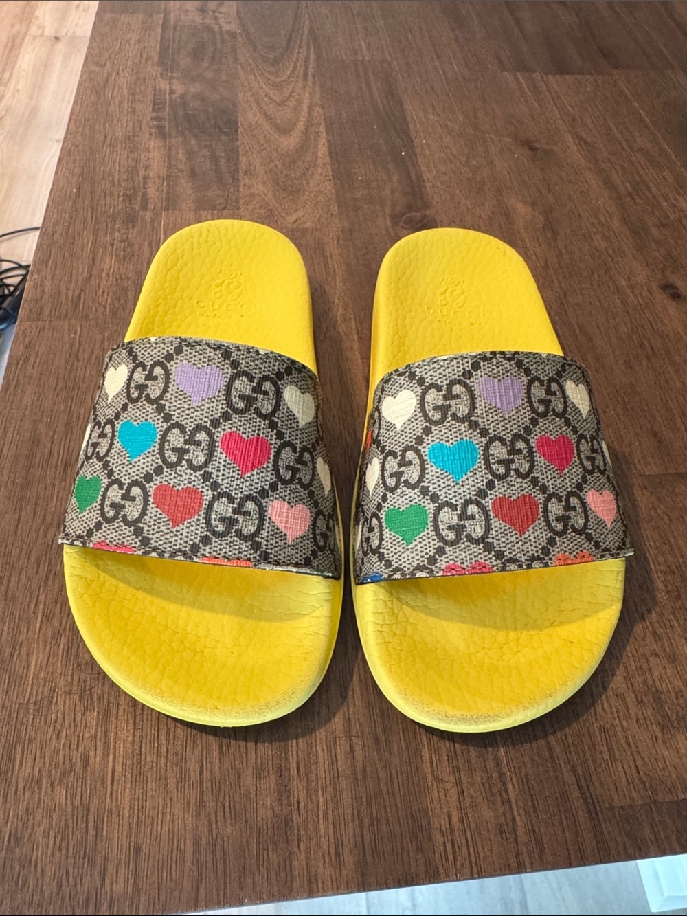 Gucci kids GG Supreme Heart-Print Slide Sandals